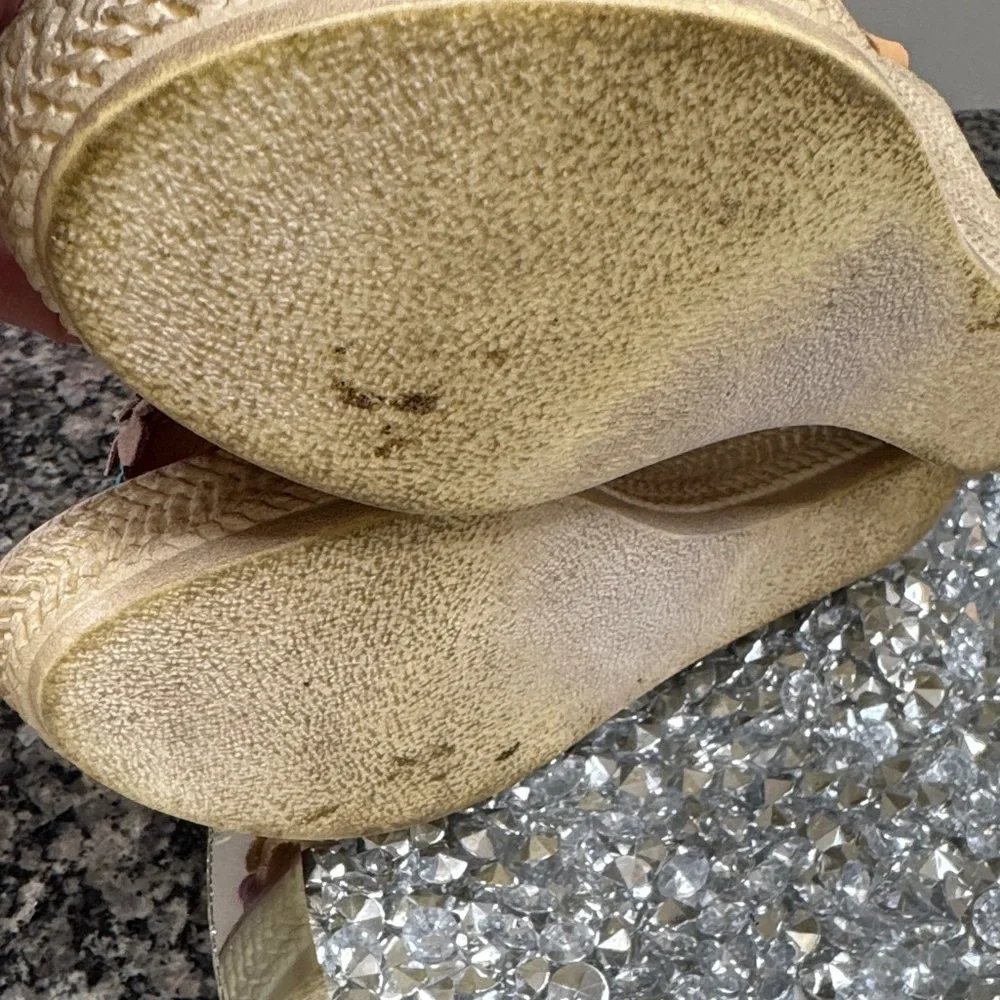 Italian made Floral Embellished leather Wedge natural Sandals EUC 7.5